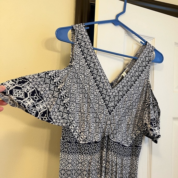 Jessica Simpson Maternity Dress - Picture 2 of 3